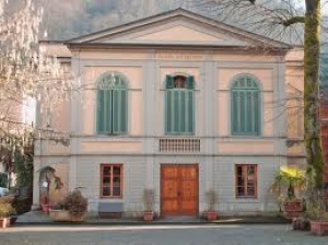 Teatro Accademico di Bagni di Lucca - Intervista al cervello show / Teatro Accademico di Bagni di Lucca